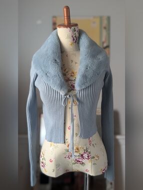 Light‎ Blue Ribbed Knit Sweater with Faux Fur Collar